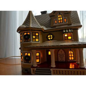 Department 56 Doctors House